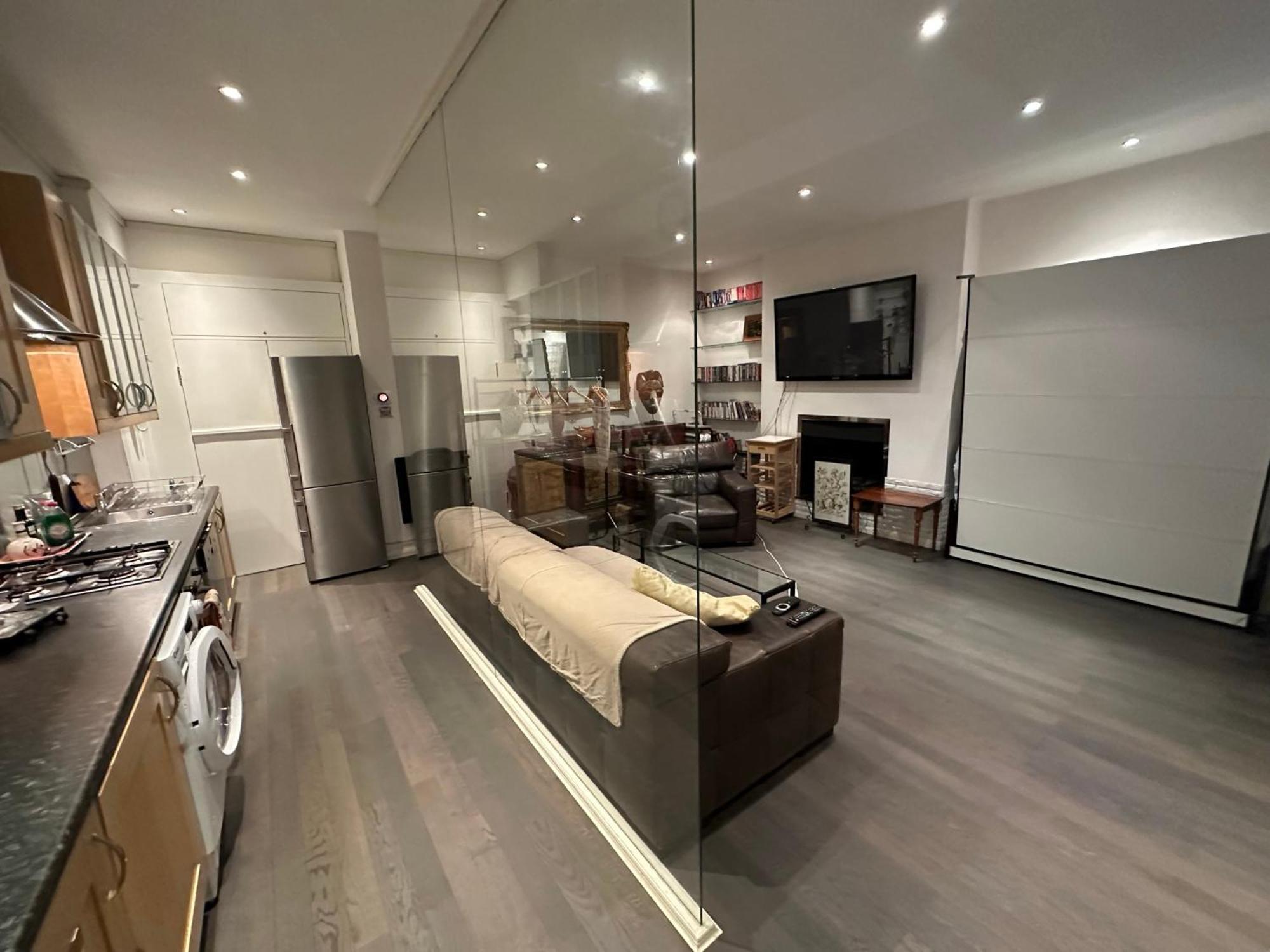 Large Flat In Kensington Apartament *